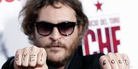Подхалимство вокруг ужасно угнетает