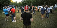 Спустившиеся с трибун
