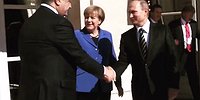 Путин провожает войну с улыбкой
