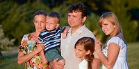 Кто в «Пока все дома» живет?