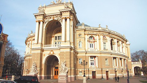ЧЕРНЫЙ ДЫМ НАД ОДЕССОЙ