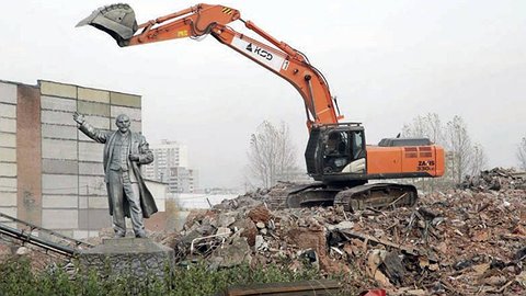 «Гоголя почитайте, камон,— все то же самое»
