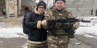 С автоматом в руке, с Есениным в сердце